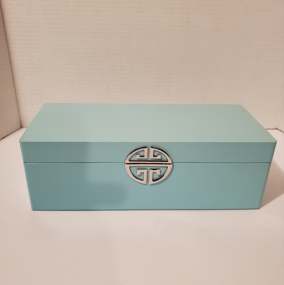 Avon Trinket Box in Robin's Egg Blue - Picture 1 of 7